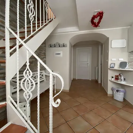 La Casa Di Vesta Casa de Férias *